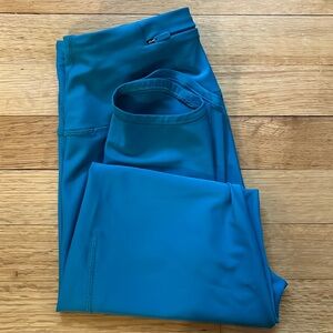 Athleta, “pacesetter 7/8 tights”